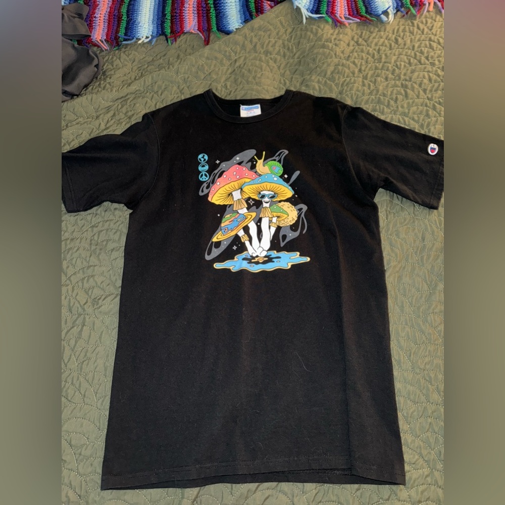 Champion size large men’s mushroom t-shirt